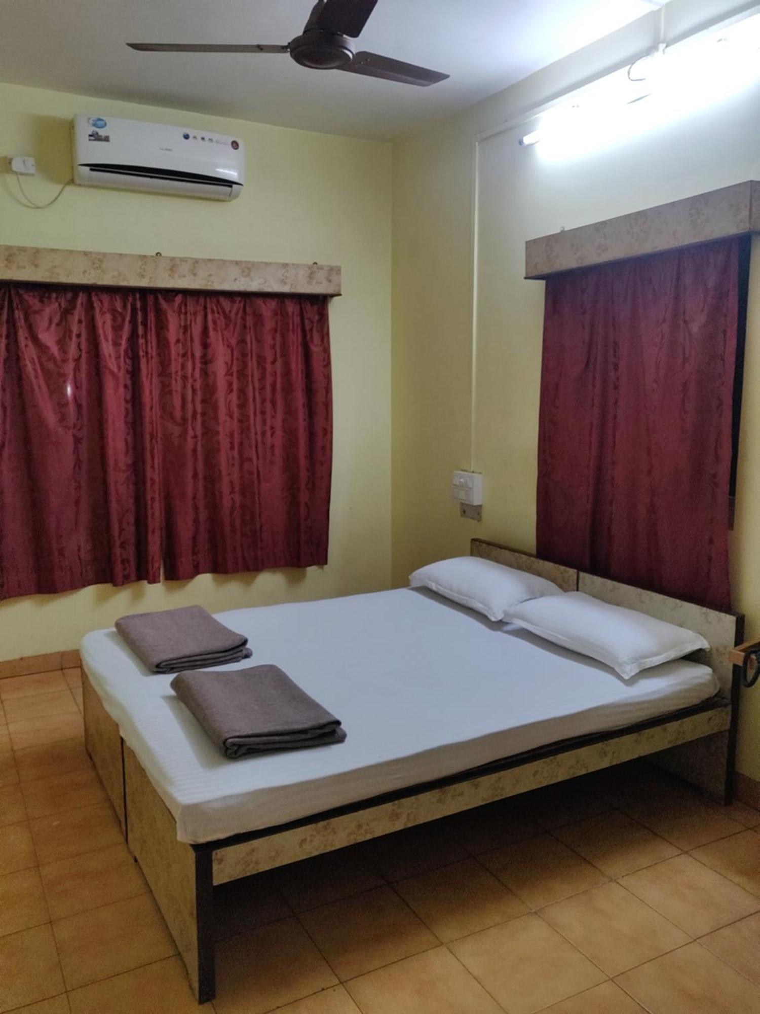 Shraddha Lodge Ratnāgiri Екстериор снимка